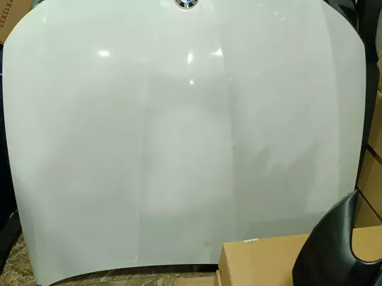 BMW E90 LCI Beyaz Boyali Taiwan Kaput