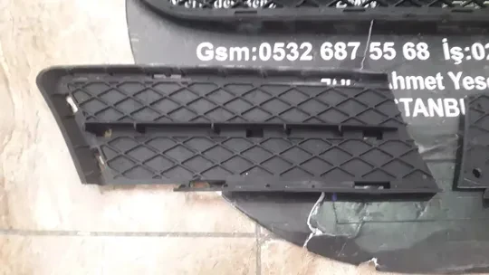 BMW E90 Sag Sol Orta Tampon Izgaraları 7134074 7178994 7178993