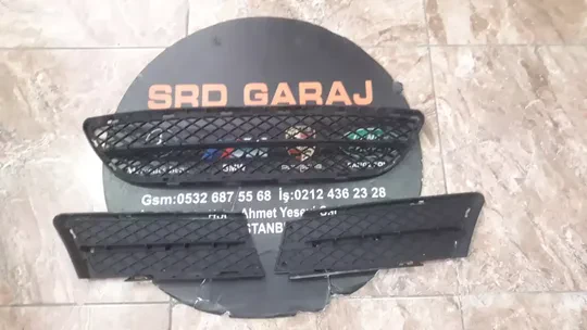 BMW E90 Sag Sol Orta Tampon Izgaraları 7134074 7178994 7178993