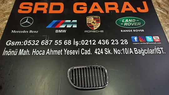 BMW F01 F02 7 Serisi Sağ Ön Panjur 51137211657 2008 2012
