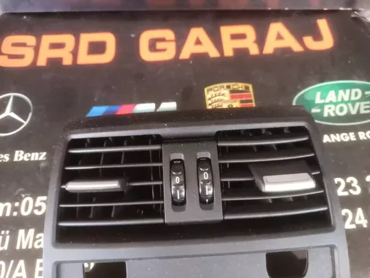 BMW F10 2011-16 Arka Havalandırma Izgarası Kromsuz 9158312