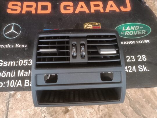 BMW F10 2011-16 Arka Havalandırma Izgarası Kromsuz 9158312