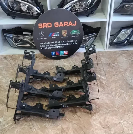 BMW F10 5 Serisi Sağ Sol Far Tablası Kilit Sacı