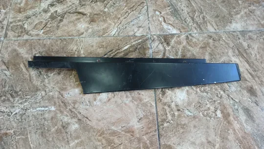 BMW F10 F11 5 Serisi Ön Sol Direk Kaplaması Kapı Palası 7182271