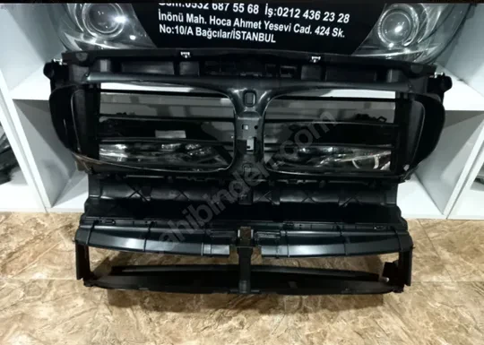 BMW F10 F11 F18 Ön Panel Hava Kanalı Maskesi