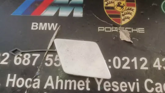 BMW F10 F11 Ön Tampon Çeki Demir Kapağı 7332838