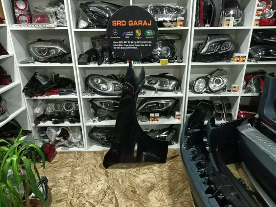 BMW F10 F11 Sağ Çamurluk Siyah