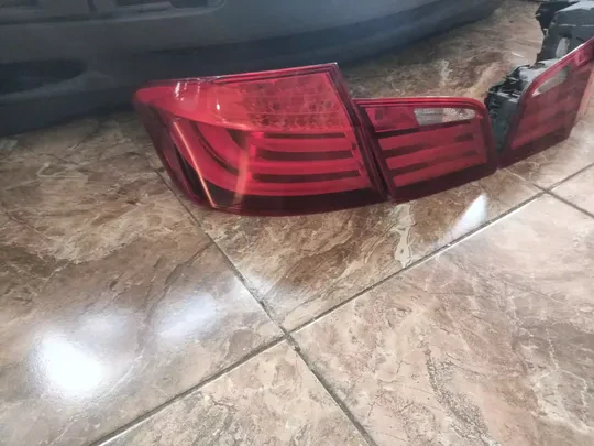 BMW F10 Orjinal Cikma Stop Tek Satilir