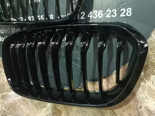 BMW F20 2011 2015 Ön Panjur Pıano Blac Takım