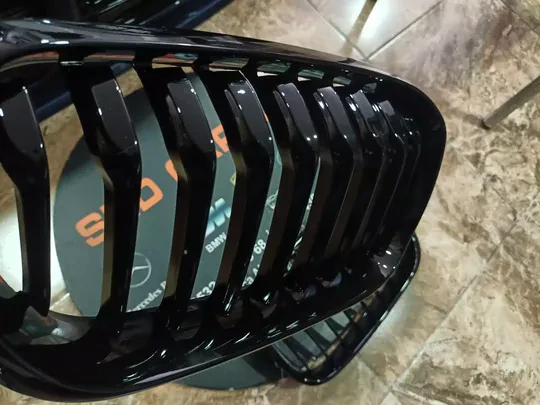 BMW F20 2011 2015 Ön Panjur Pıano Blac Takım