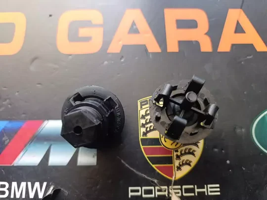 BMW F20 F01 F25 Kaput Ayar Takozu 7183752