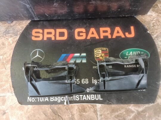 BMW F32 F33 F36 F80 Sağ Sol Far Alt Braketi 1305819031 1305819030