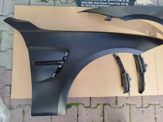 BMW F32 F33 F36 M4 Sağ-Sol Çamurluk