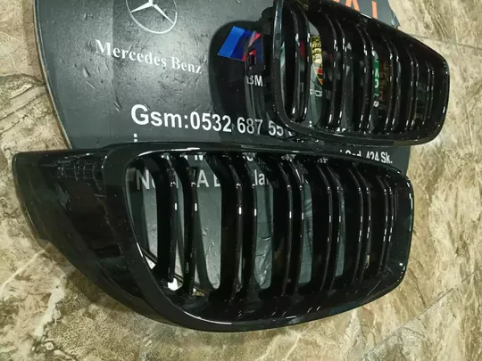 BMW F32 F36 F33 Piano Black M4 Panjur