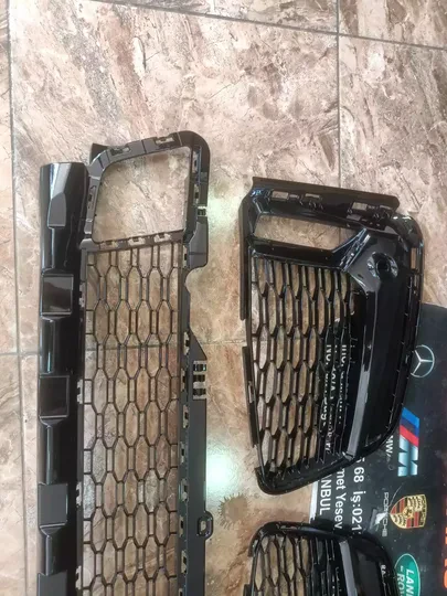 BMW G11 G12 Sağ Sol Orta Tampon Izgaraları 8073999 8074002 8074001