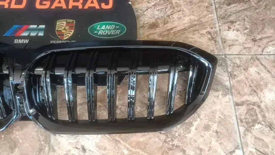 BMW G20 LCI Siyah Kameralı Panjur