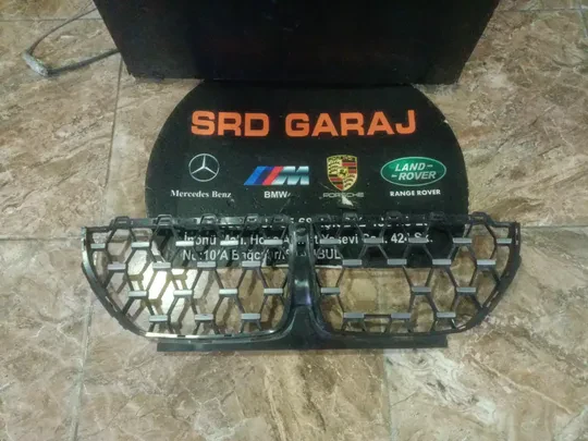 BMW G22 Panjur Alt Kısım Çıkma