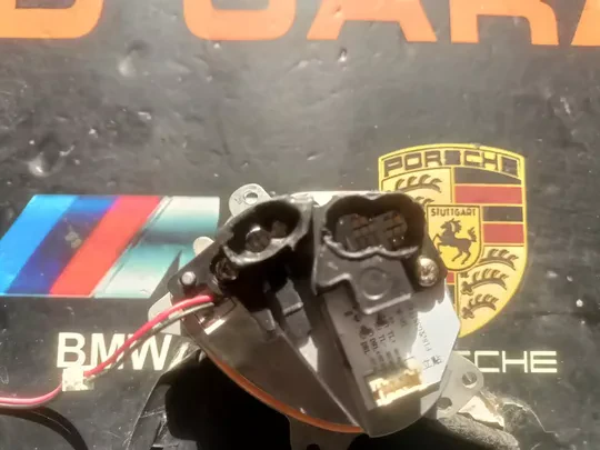 BMW G30 LCI Dönüşüm Far Sinyal Modülü Çıkma