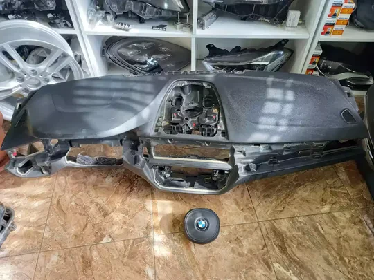 BMW G30 Torpido Daha Once Kaplanmıs Yolcu Airbag Sürücü Aırbag Üstünde