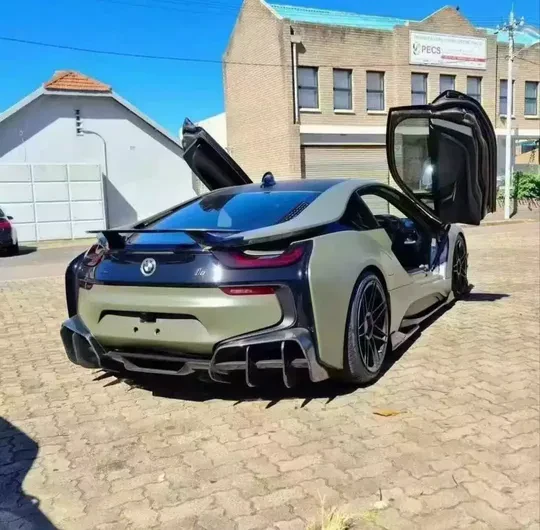 BMW İ8 Carbon Body Kit Yurtdışı Siparişi İle Gelir