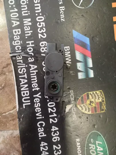 BMW İX3 G01 G02 Alt Hava Kanalı Çıkma Motoru 5a180e3-01