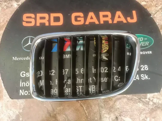 BMW X1 E84 Sağ Krom Siyah Panjur 51112993306
