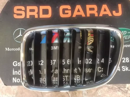 BMW X1 E84 Sağ Krom Siyah Panjur 51112993306