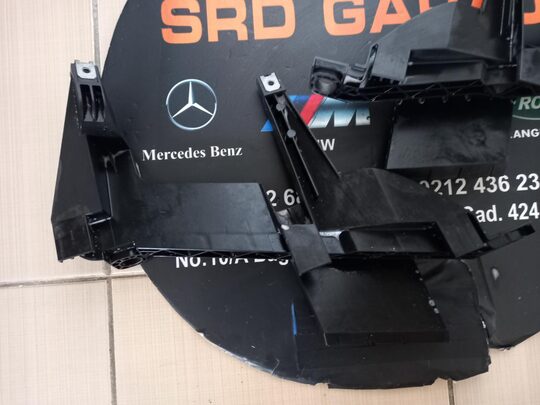 BMW X3 E83 Sağ Sol Far Braketi 1301073025-024