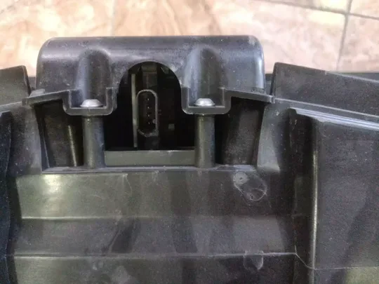 BMW Z4 G29 Hava Kanalı Çıkma Orjinal 5A22378-02 Hasar Altta Kalıyor