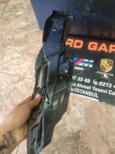 BMW Z4 G29 Sağ Radyatör Braketi Çıkma Orj 5A32473