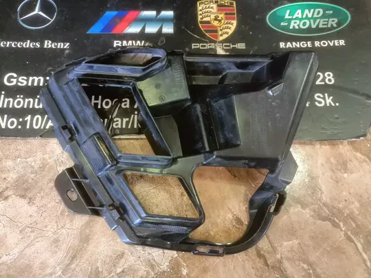 BMW Z4 G29 Sağ Radyatör Braketi Çıkma Orj 5A32473