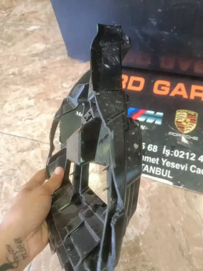 BMW Z4 G29 Sağ Radyatör Braketi Çıkma Orj 5A32473