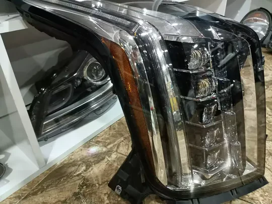 Cadillac Escalade Matrix LED Far Sag 23235749