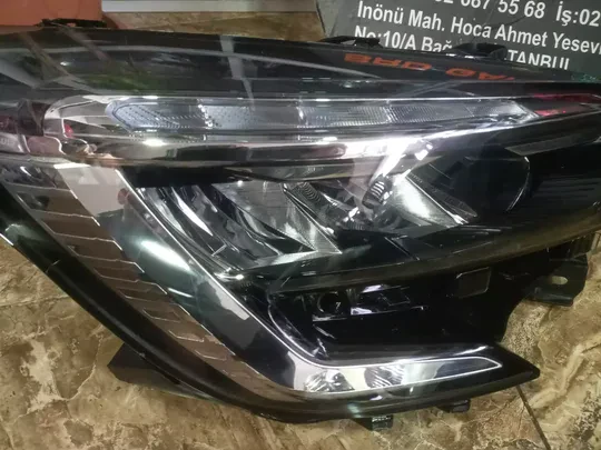 Clio 5 Sağ Far 260100902R