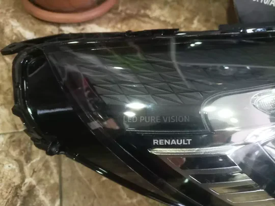 Clio 5 Sağ Far 260100902R