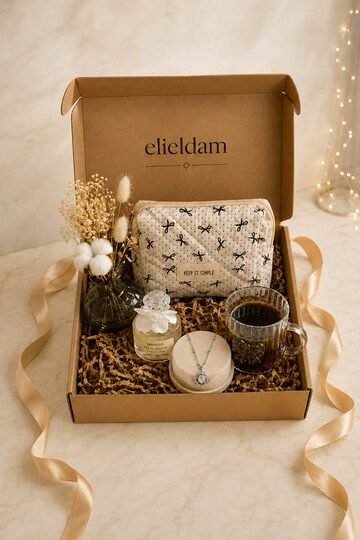 Elieldam Doğum Günü, Özel Gün, Yeni İş, Sevgiliye Hediye Makyaj Çantası, Kolye, Kolonya ve Mum Premium Set