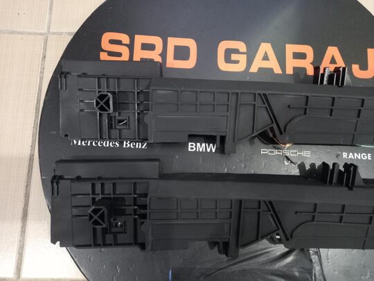 F20 F30 Radyatör Yan Tutucu