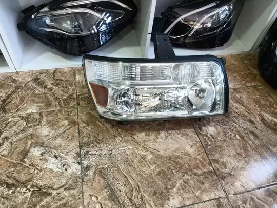 Infiniti QX56 Zenon Sag Far
