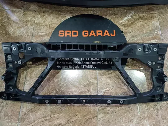 Land Rover Defender 2020 2024 Ön Panel LR132180