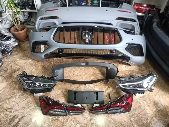 Maserati Ghibli Far Stoplu Body Kit Dönüşüm Seti