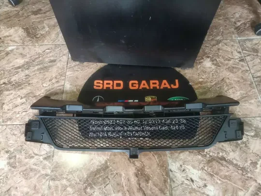 Mercedes A Serisi W176 2012-15 AMG Ön Tampon Orta Izgara A1768850922
