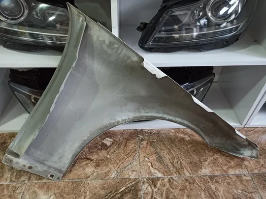 Mercedes Benz W204 C180 C200 C220 Sol Ön Çamurluk
