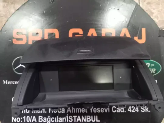 Mercedes C Serisi W204 Orta Ekran 2046800931
