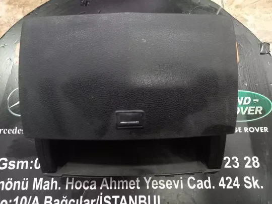 Mercedes C Serisi W204 Orta Ekran 2046800931