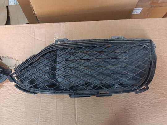 Mercedes C Serisi W205 C63 Sağ Sol Tampon Izgarası Çıkma