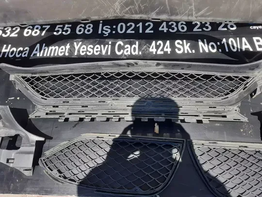 Mercedes C Serisi W205 C63 Tampon Orta Izgarası