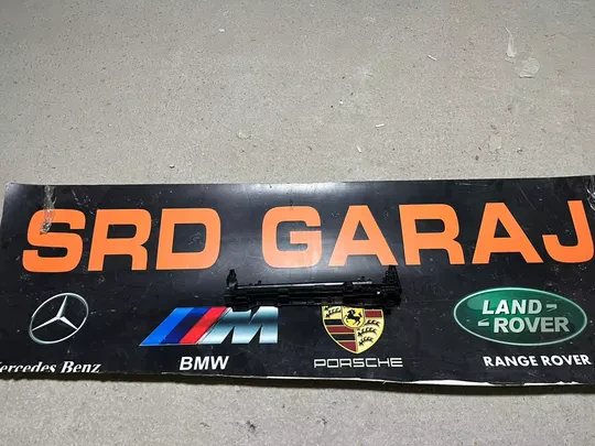 Mercedes C Serisi W205 Sağ Radyatör Ayağı A0995042218