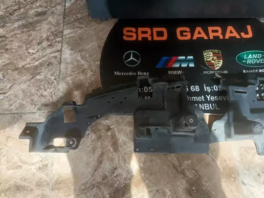 Mercedes C Serisi W205 Sağ Sol Egzoz Alt Braketleri A2058850200 A2058850100