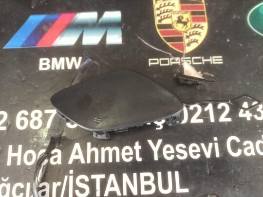 Mercedes E Serisi W212 Exclusive Ön Çeki Demir Kapağı