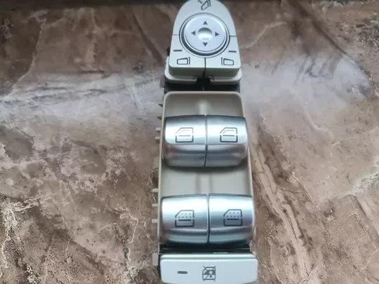 Mercedes E Serisi W213 Cam Düğmesi Katlamalı Krem A2139054803
